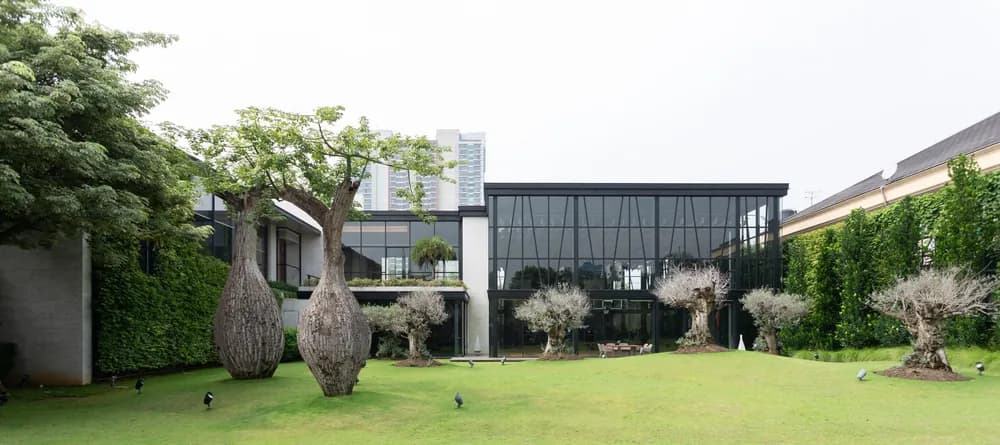 Contemporary private residence with landscaped garden